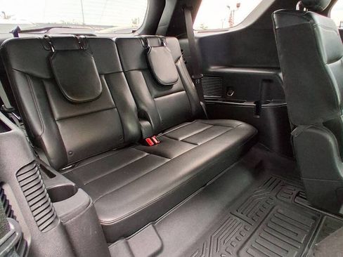 Used 2020 Ford Explorer XLT w/ Equipment Group 202A RWD image 16