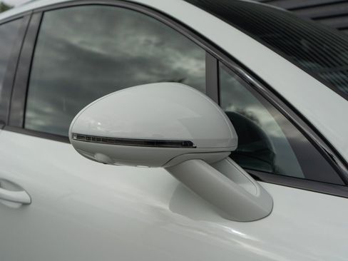 New 2025 Porsche Macan image 14