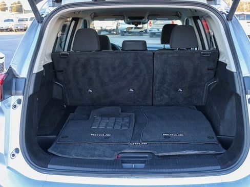 Used 2025 Nissan Rogue SV image 9