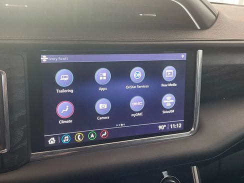 Used 2021 GMC Yukon XL Denali w/ Denali Premium Package image 18