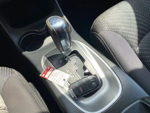 Used 2014 Dodge Journey SXT w/ Flexible Seating Group FWD image 21
