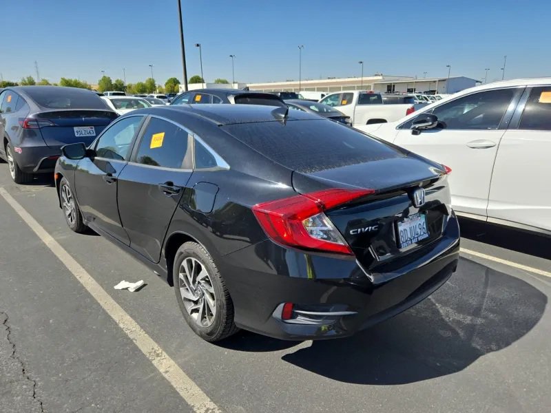 Used 2018 Honda Civic EX image 2