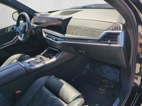Used 2023 BMW X7 xDrive40i w/ M Sport Package AWD/4WD image 25