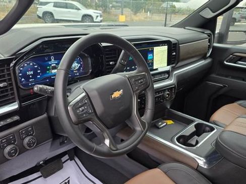 Used 2025 Chevrolet Silverado 2500 High Country w/ Technology Package image 23