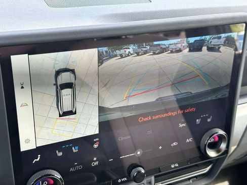 Used 2024 Lexus GX 550 image 11