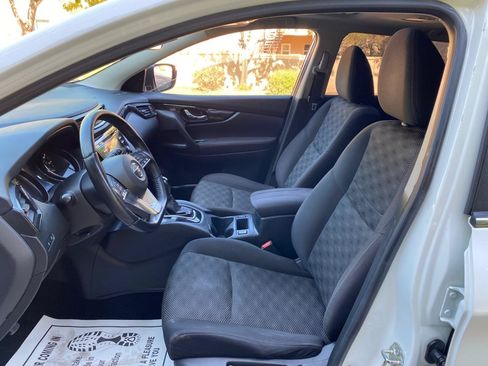 Used 2018 Nissan Rogue Sport AWD image 29