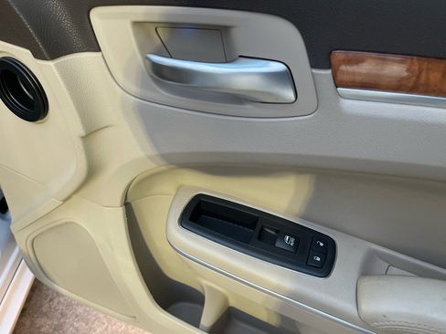 Used 2013 Chrysler 300 C w/ Light Group image 41