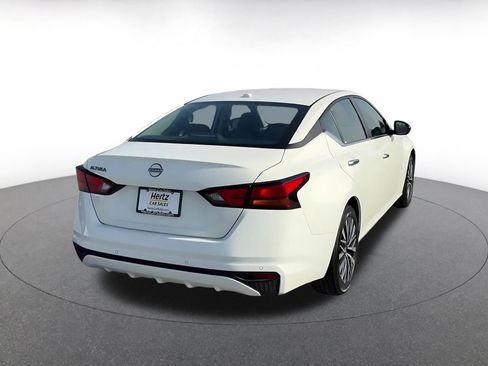 Used 2025 Nissan Altima 2.5 SV image 14