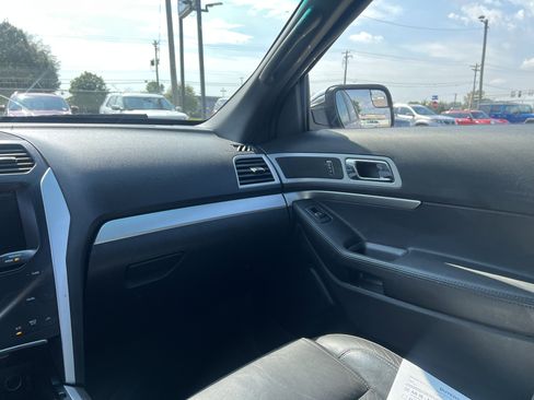 Used 2014 Ford Explorer XLT w/ Equipment Group 202A image 15