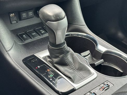 Used 2018 Toyota Highlander Limited w/ Carpet Mat Package (TMS) image 23