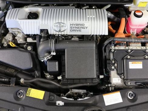 Used 2015 Toyota Prius Three FWD image 21