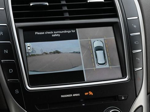 Used 2017 Lincoln MKX Reserve w/ Driver Assistance Package image 13