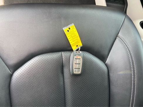 Used 2024 Chrysler Pacifica Touring-L FWD image 39