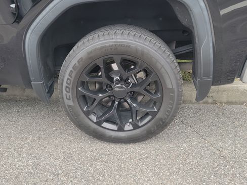 Used 2019 GMC Sierra 1500 SLT w/ SLT Premium Plus Package AWD/4WD image 26