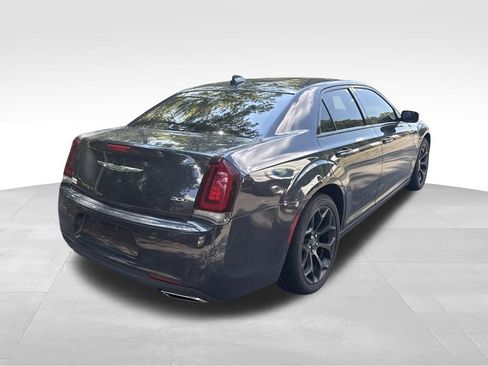 Used 2019 Chrysler 300 Touring w/ Sport Appearance Package RWD image 4