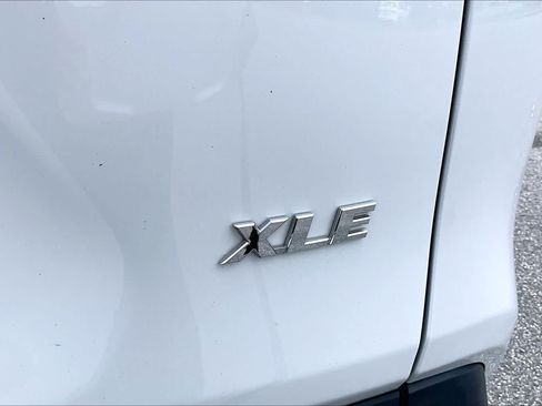 Used 2023 Toyota RAV4 XLE Premium FWD image 10