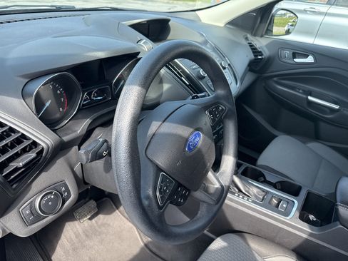 Used 2017 Ford Escape SE AWD/4WD image 9