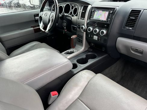 Used 2014 Toyota Sequoia Platinum image 18