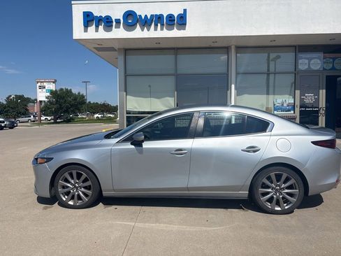 Used 2019 MAZDA MAZDA3 Sedan w/ Select Package FWD image 8