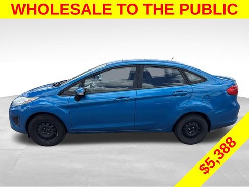 Used 2013 Ford Fiesta SE FWD image 4