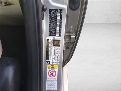 Used 2018 Toyota Avalon Touring image 29