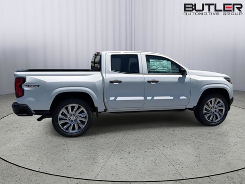 New 2026 Chevrolet Colorado W/T w/ Advanced Trailering Package AWD/4WD image 7