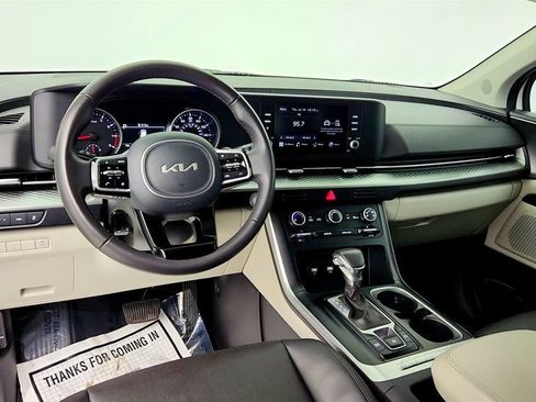 Used 2024 Kia Carnival LX FWD image 12