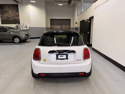 Used 2024 MINI Cooper SE image 4