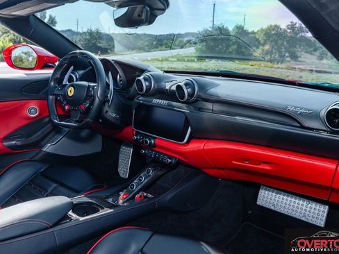 Used 2020 Ferrari Portofino RWD image 28