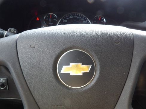 Used 2017 Chevrolet Express 2500 RWD image 17