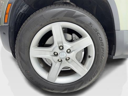 Used 2022 Land Rover Defender 110 SE image 53