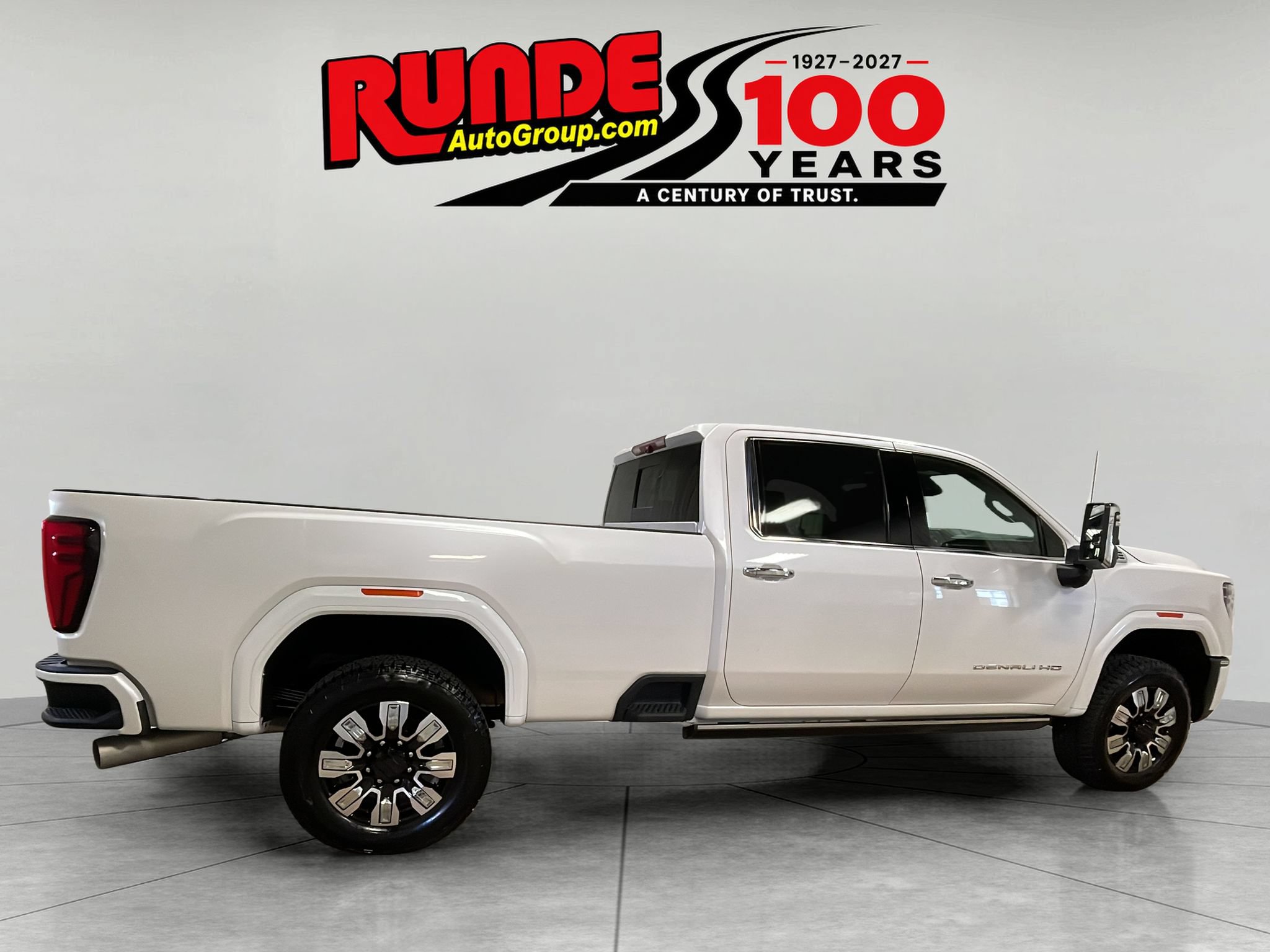 Used 2024 GMC Sierra 2500 Denali w/ Denali Reserve Package AWD/4WD image 9