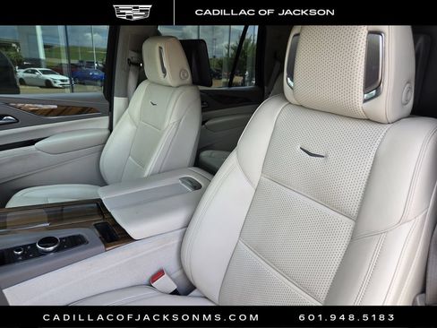 Used 2022 Cadillac Escalade Sport Platinum AWD/4WD image 12