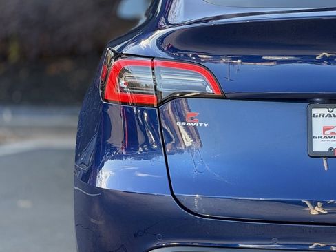 Used 2022 Tesla Model Y Long Range image 15