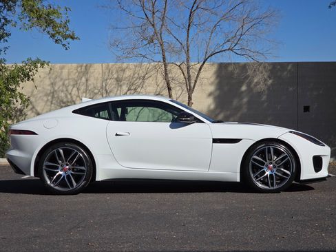 Used 2018 Jaguar F-TYPE R-Dynamic image 11