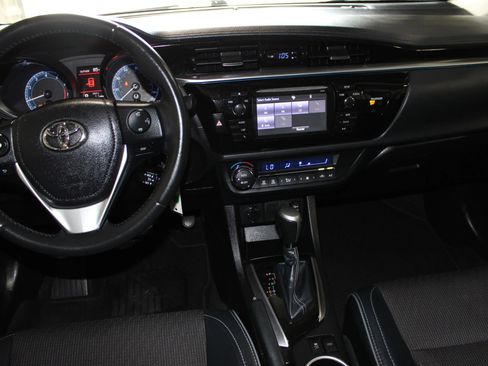 Used 2016 Toyota Corolla LE FWD image 13