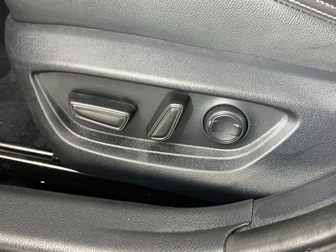 Used 2025 Toyota Camry SE image 25