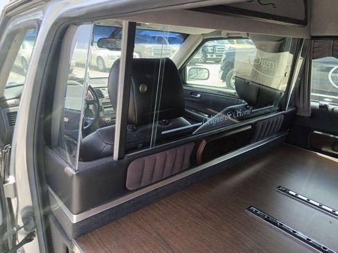 Used 2011 Cadillac DTS Hearse FWD image 19