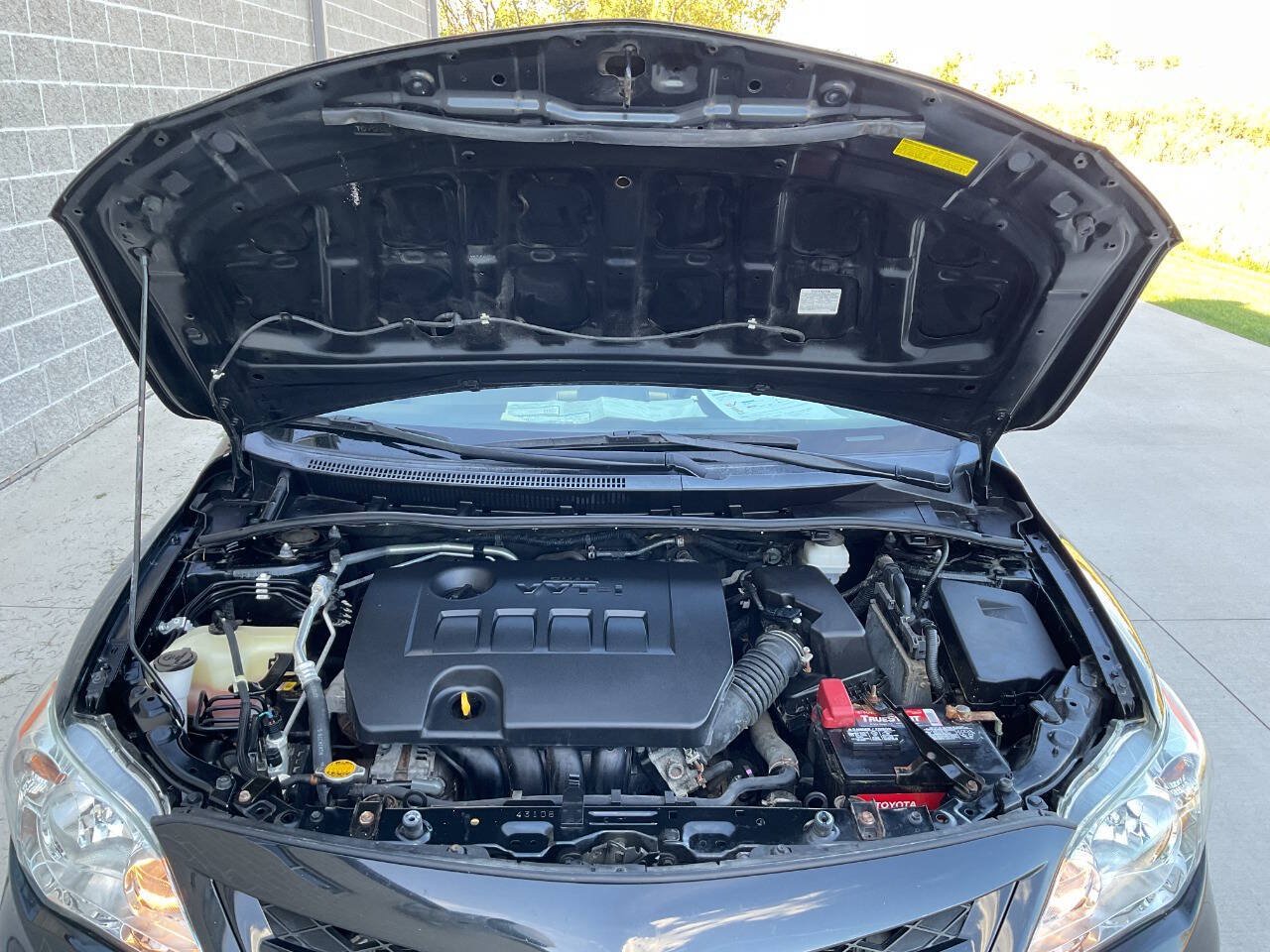 Used 2012 Toyota Corolla LE FWD image 41