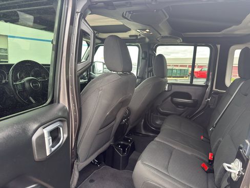 Used 2021 Jeep Wrangler Unlimited Sport AWD/4WD image 29