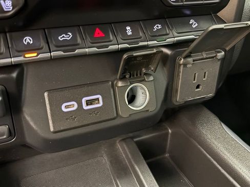 Used 2021 GMC Sierra 1500 AT4 w/ AT4 Premium Package AWD/4WD image 30