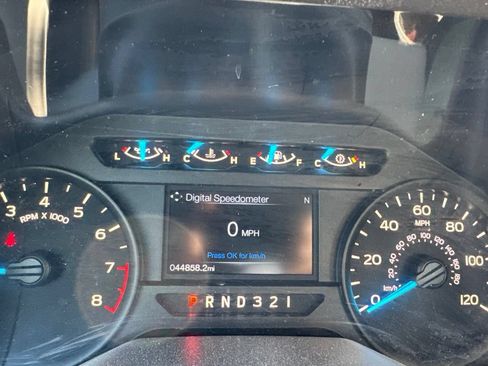 Used 2016 Ford F150 XL w/ Equipment Group 101A Mid AWD/4WD image 5