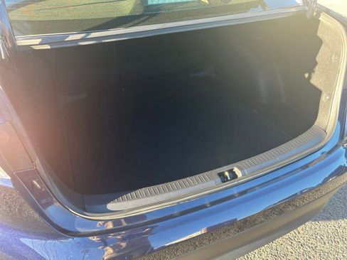 Used 2025 Toyota Corolla LE image 30