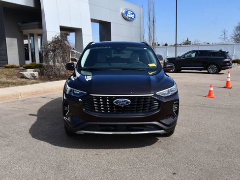 Used 2023 Ford Escape Platinum w/ Premium Technology Package image 10