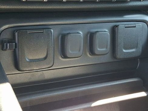 Used 2018 GMC Sierra 2500 SLT w/ Duramax Plus Package AWD/4WD image 27