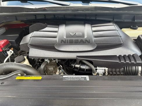 Used 2021 Nissan Titan SV w/ SV Convenience Package AWD/4WD image 8