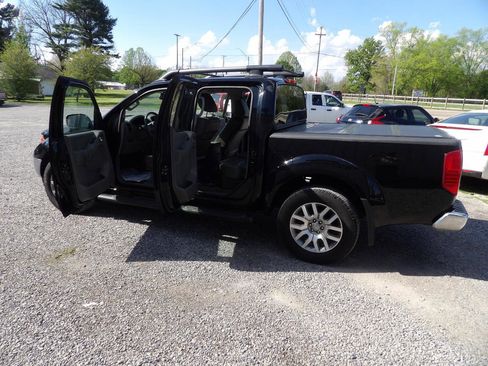 Used 2012 Nissan Frontier SL AWD/4WD image 8