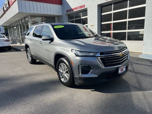 Used 2023 Chevrolet Traverse LT AWD/4WD image 2