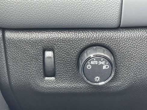 Used 2022 Chevrolet Colorado W/T w/ WT Convenience Package RWD image 25