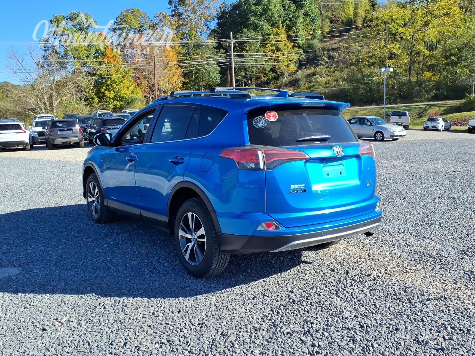 Used 2017 Toyota RAV4 XLE AWD/4WD image 7